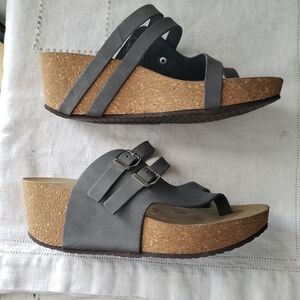 BioGold Wedge Sandals Size 8